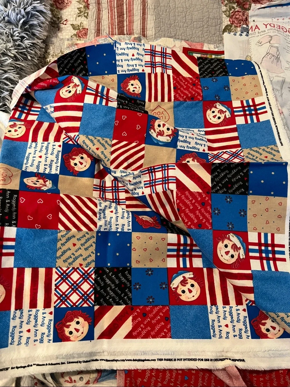 Huge Raggedy Ann & Andy Fabric quilting lot - Picture 9 of 10